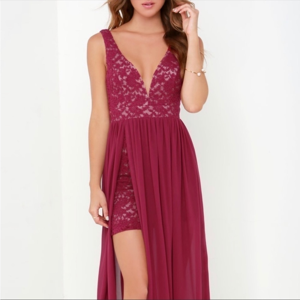 Lulus Lace Maxi Dress Size M Dark Coquette Deep‎ V Neck Thigh Slit Long Glam